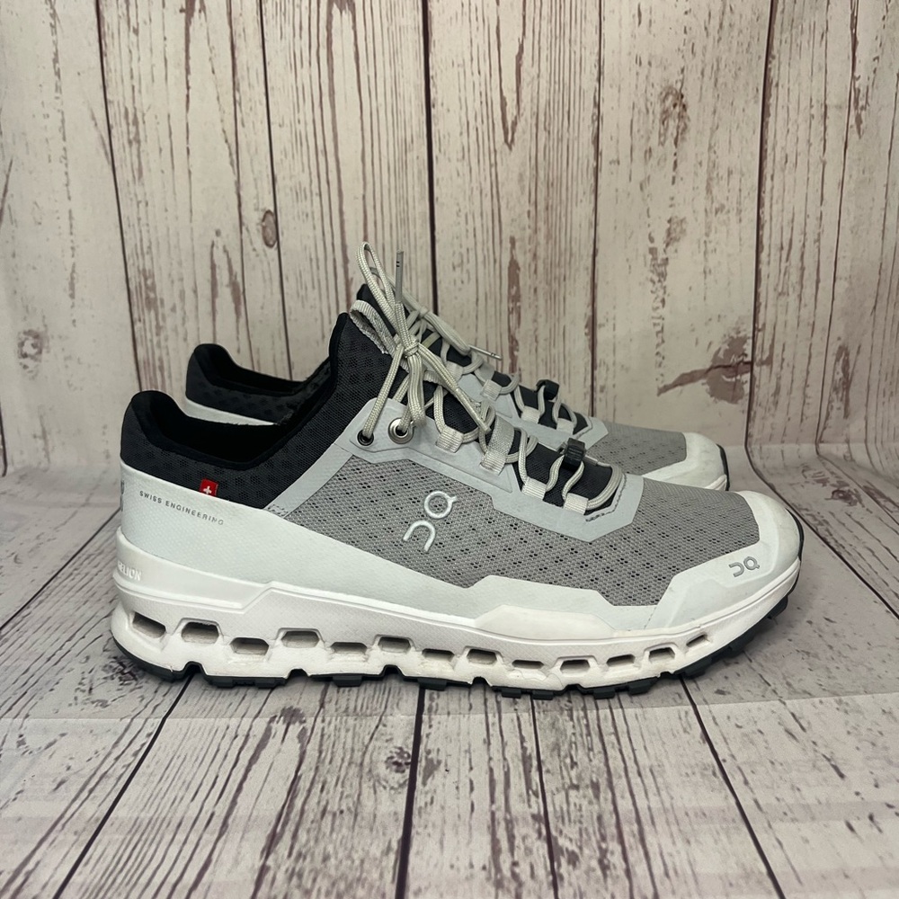On Running Women's Gray and Black Running Shoes